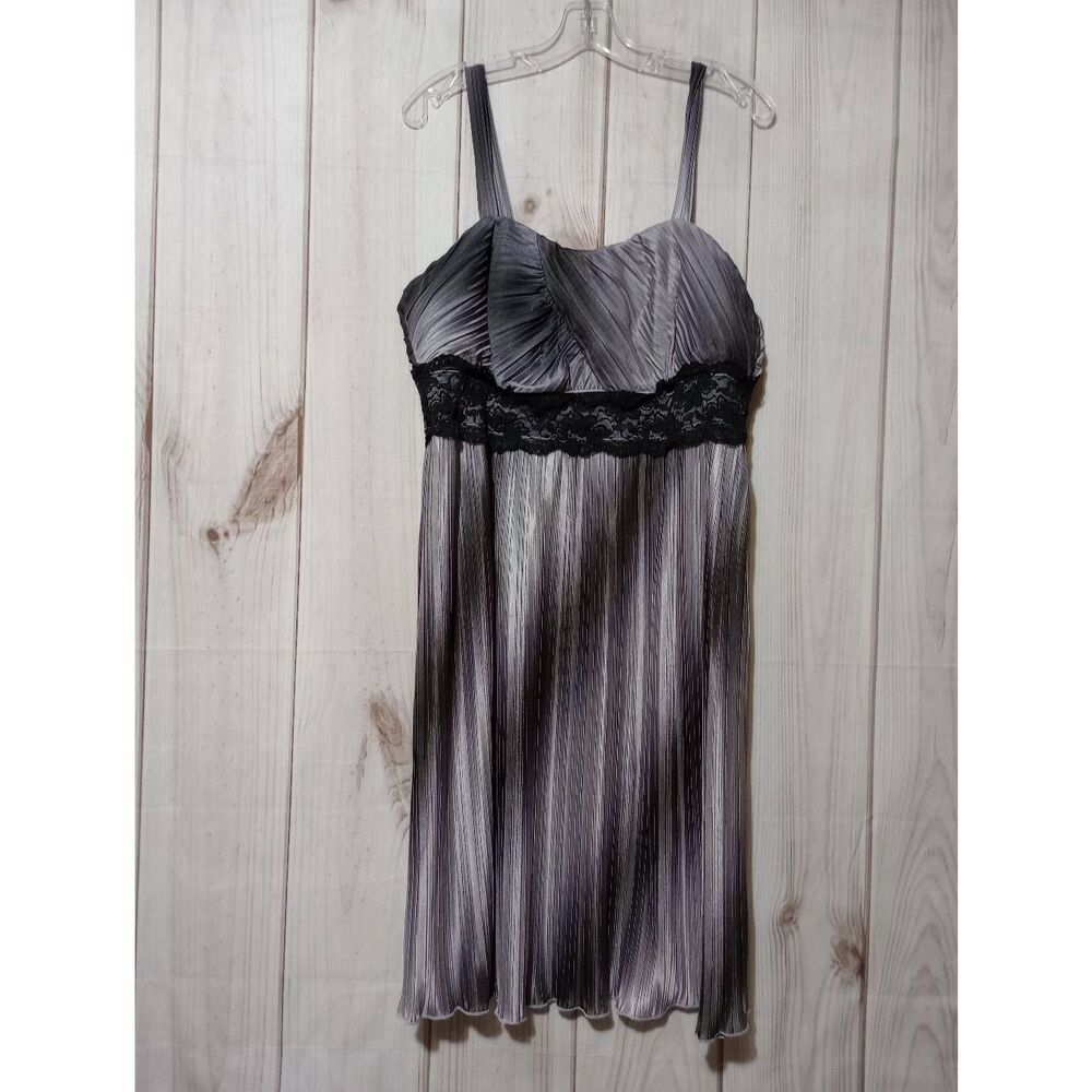 Maurices Dress Ladies 1x Gray‎ Black Sleeveless Swing Midi